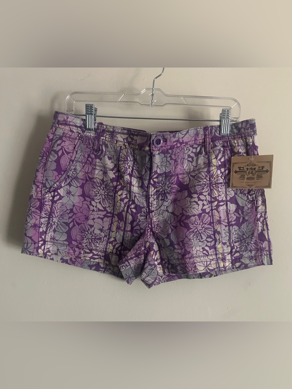 Women’s Hawaiian floral shorts